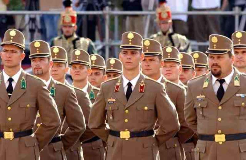 A magyar katonák fegyveres csoportokkal is együttműködhetnek