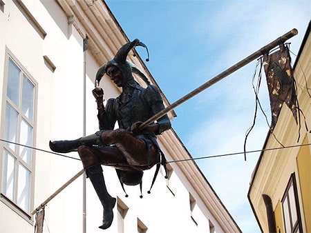 Áprilist járat valakivel