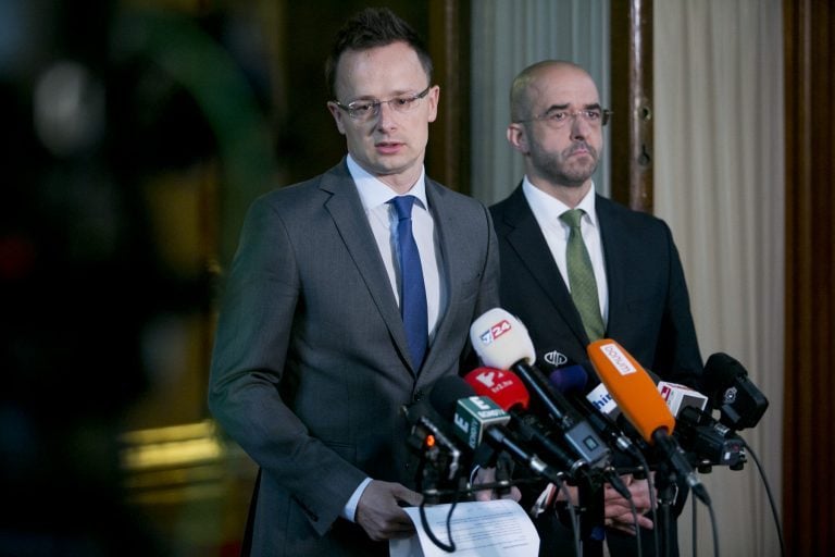 Így épít határkerítéseket a világ