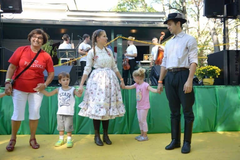 Több mint 600 milliós támogatást kapnak a külhoni szervezetek gyermekbarát tevékenységére