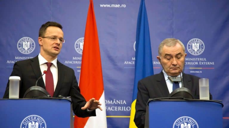 Szijjártó: a magyarokat sehol se érje hátrányos bánásmód nemzetiségük vagy állampolgárságuk miatt