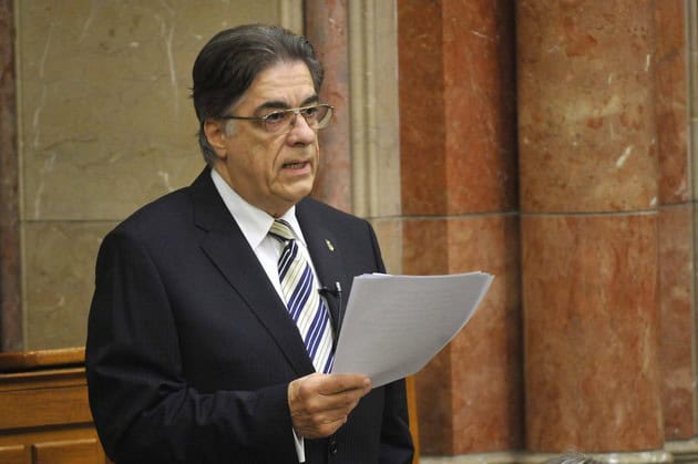 Csóti György: anyanyelv-használati jogok a Kárpát-medencében