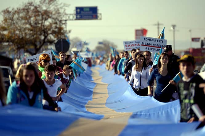 Viszályt szít a zászlótörvény