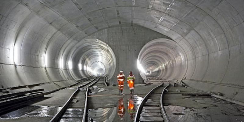 57 kilométer a föld alatt – Ilyen a világ leghosszabb alagútja belülről