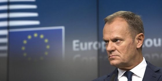 Váratlan közjáték az EU-csúcson – Donald Tusk nagyon zavarba jött