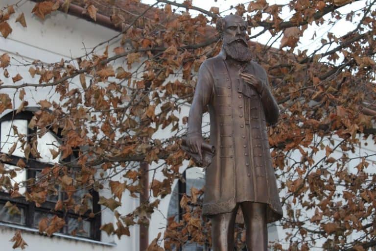 Batthány Lajos szobrának leleplezése Komáromban