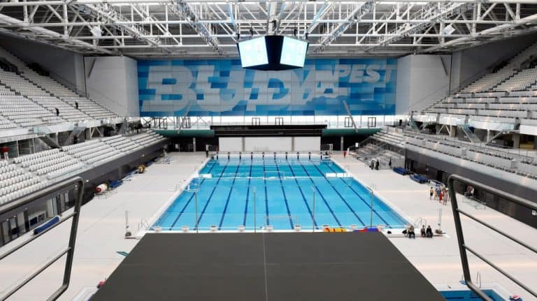 Több ezer önkéntes segíti a vizes vb-t