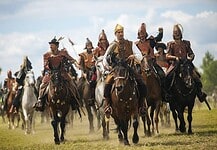 Ősök napja – Egy hétvégényi múltidézés, városi zaj és rohanás nélkül