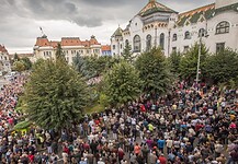 THOUSANDS PROTEST IN TRANSYLVANIA AGAINST ROMANIA’S PLANNED CLOSURE OF A HUNGARIAN CATHOLIC SCHOOL