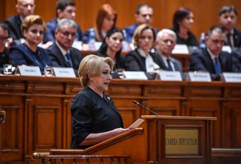 Bizalmat szavazott a román parlament Viorica Dancila kormányának