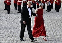 Donald Trump diplomáciai protokollt sértett Londonban