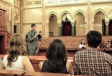 A Parlamentbe látogattak a Magyarságismereti Mozgótábor fiatal résztvevői