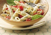 Joghurtos, vagy inkább tejföles tésztasaláta