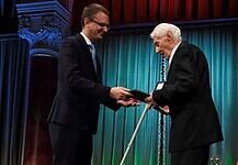 Állami kitüntetéseket adott át Rétvári Bence