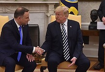 Donald Trump: Washington fontolóra veszi a lengyel kérést állandó lengyelországi amerikai katonai jelenlétre