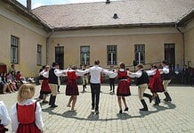 Összefonódó hagyományszálak a csíkmadarasi néptáncegyüttesnél