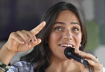 Palya Bea: legyünk már őszintébbek magunkkal!