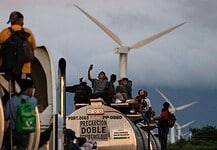 Nő a feszültség: egyre közelebb ér az amerikai határhoz az erőszakos migránskaraván