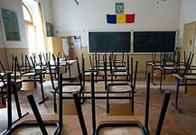 Romanian parliament amends controversial bill on language tuition