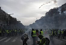 1385 embert elfogtak, 974-et őrizetbe vettek Franciaországban