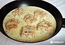 Csirkepogácsa tárkonyos mártásban