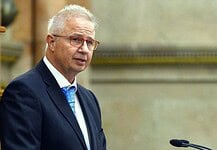 Trócsányi László vezeti a Fidesz-KDNP EP-listáját