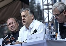 Novák Zoltán: patikamérleggel készülnek a politikai üzenetek