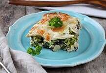 Halas-brokkolis lasagne