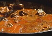 Vadas hangulatú őzpörkölt