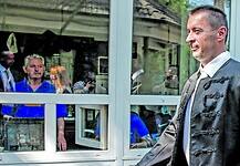 Roy, a felszámolóbiztos