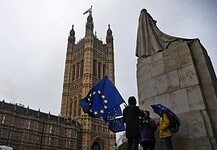 Brexit esetén lefulladás fenyegetheti a brit gazdaságot