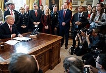 Trump megvétózta a rendkívüli állapotot elutasító szenátusi döntést