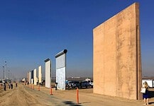 Ledózerolták Trump határfalának prototípusait + VIDEÓ