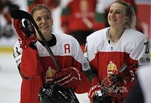 Óriási magyar siker: a világ legjobbjai közé kerültek női hokisaink!