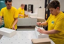 Hétfőtől lehet felvenni a szavazási levélcsomagokat a külképviseleteken