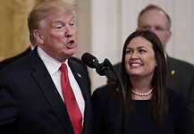 Távozik Trump hűséges szóvivője