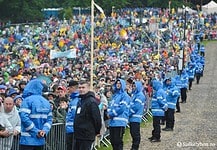 Kizárt magyarok Csíksomlyón – a román kormányőrség újabb visszaéléseire derült fény a pápalátogatás kapcsán