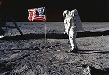 Donald Trump a Fehér Házban fogadta az 50 évvel ezelőtti Holdra szállás két űrhajósát