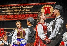 Megkezdődött a Bukovinai folklórfesztivál Bonyhádon