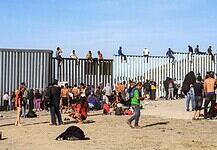 Az amerikai legfelsőbb bíróság jóváhagyta a kormányzat migrációt korlátozó egyik intézkedését