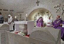 Ferenc pápa a Priscilla katakombában: A remény helye