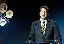 Tíz napig tart előadásokat György László Amerikában