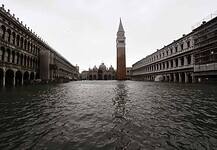 Szükségállapotot hirdetett az olasz kormány Velencében