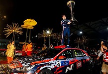 Michelisz Norbert megnyerte a túraautó-világkupát