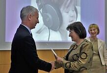 A gyermekek születését segítő védőnőket díjaztak