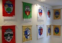 Bukaresti fiókokban fektetik a székelyföldi címereket