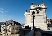 Új kiállítással és történelmi sétával nyit a budai Palotanegyed