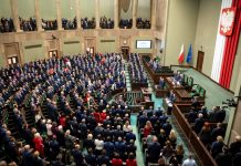 Levélszavazás Lengyelországban, halasztás Romániában