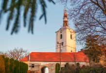 Több száz éves időkapszula került elő Sepsiszentgyörgyön