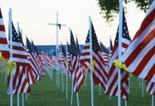 Szájmaszkban ünnepelték az amerikaiak a háborús hősök emléknapját